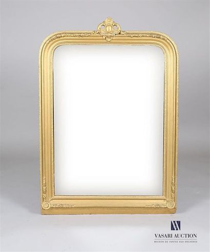 Miroir en bois et stuc bronziné et peint...