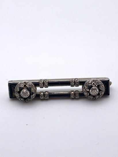 Broche barrette en platine ornée d onyx (fêles)...