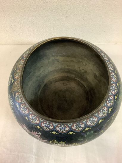 Grand cache pot cloisonné style asiatique,...