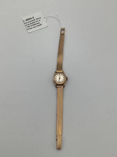 Une montre bracelet dame boîtier et bracelet...