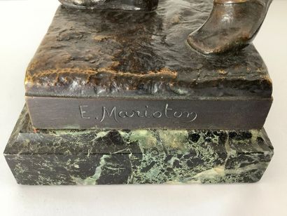 Statuette en bronze sur socle marbre «FASCINATOR»...