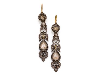 Paire de pendants d'oreilles en argent 800...