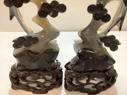 Coffret de deux oiseaux perchés en pierre...
