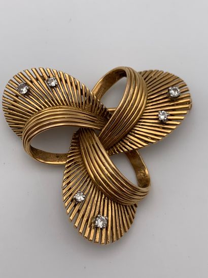 Broche en or jaune 750 millièmes et platine...