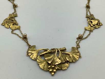 Collier en or jaune 750 millièmes figurant...