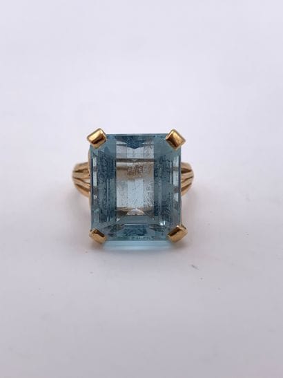 Bague en or jaune 750 millièmes ornée d une...