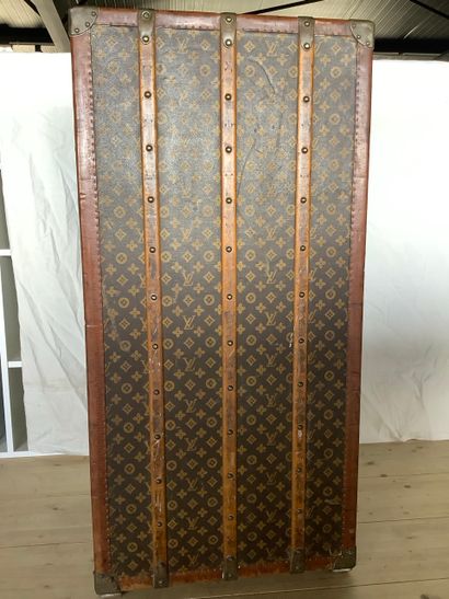 LOUIS VUITTON-Malle cabine en toile monogramme...
