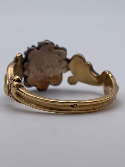Bague en or jaune 750 millièmes et argent...