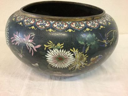 Grand cache pot cloisonné style asiatique,...