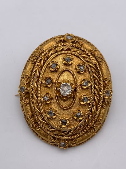Broche en or jaune amati 750 millièmes centré...