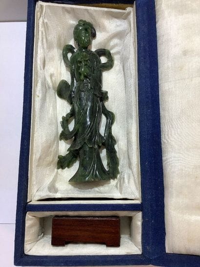 Coffret d’une dame de compagnie en pierre...