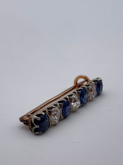 Broche barrette en or 750 millièmes, rythmée...
