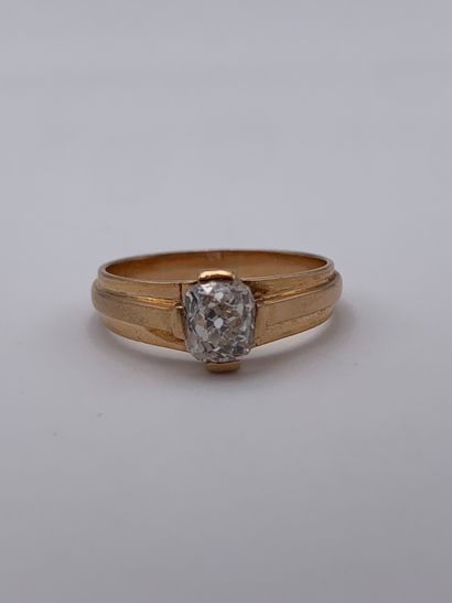 Bague solitaire en or rose 750 millièmes...
