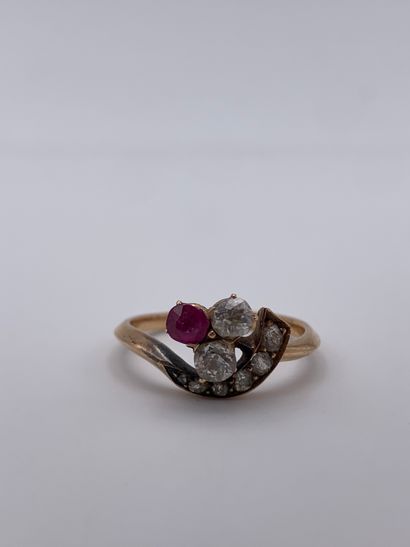Bague en or rose 750 millièmes ornée de deux...