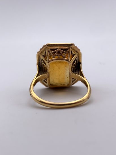 Bague en or jaune 750 millièmes ornée d une...