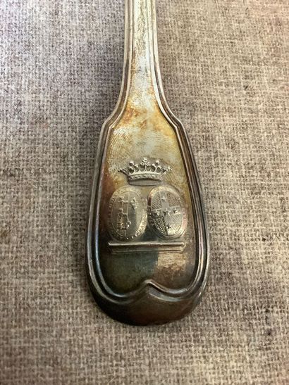 Argent: Lot de couverts dépareillés en argent...