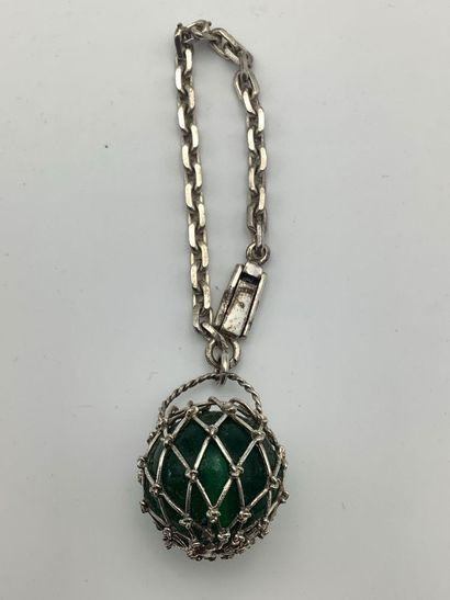 Hermès. Porte clé en argent figurant un flotteur...
