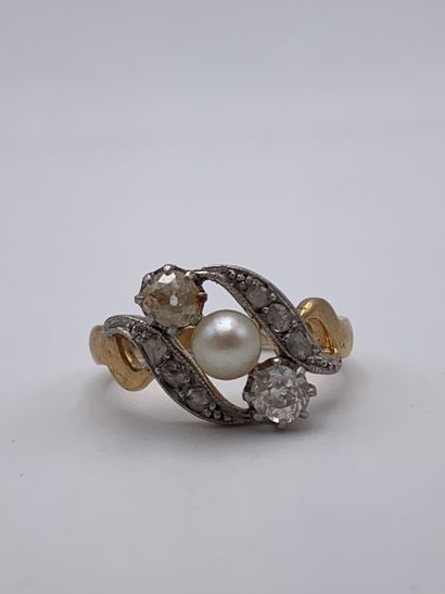 Bague trilogie en or 750 millièmes ornée...