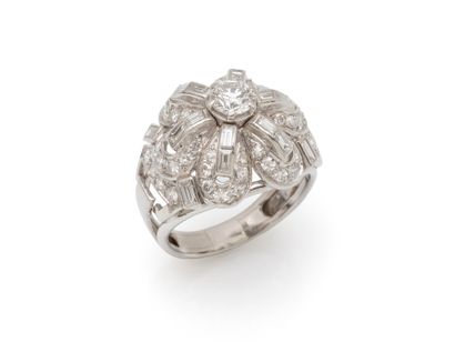 Bague en platine 850 millièmes composée d'un...