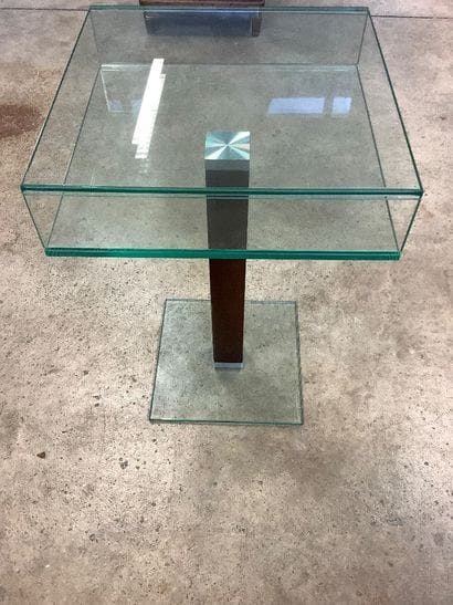 Very fine designer pedestal table in the...