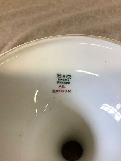 limoges: très beau service de table en porcelaine...