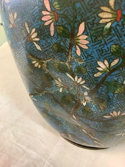 Grand vase cloisonné style asiatique, quelques...