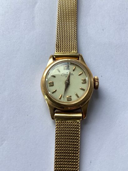 Une montre bracelet dame boîtier et bracelet...