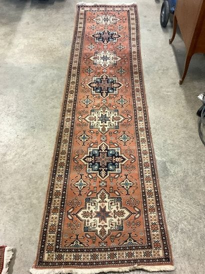 Persian wool hall rug, approx. 77.5 X 305...