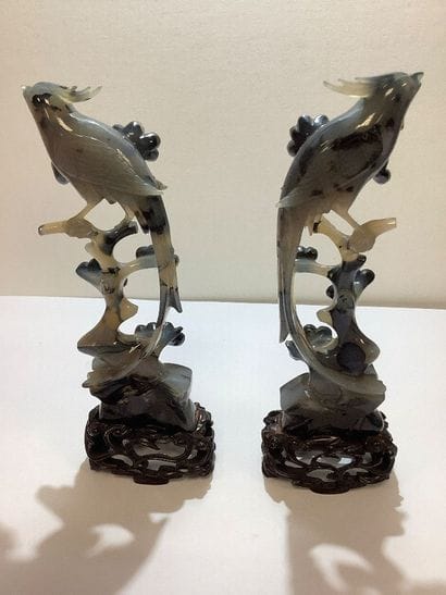 Coffret de deux oiseaux perchés en pierre...