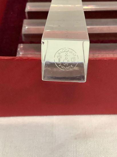 Baccarat: Lot de 6 portes couteaux en cristal...
