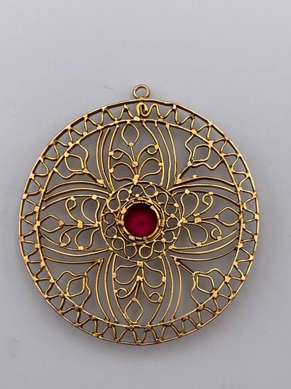 Pendentif en or jaune 585 millièmes figurant...
