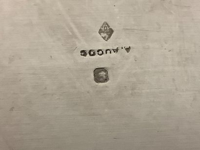 Un ensemble de 2 plats en argent poinçon...
