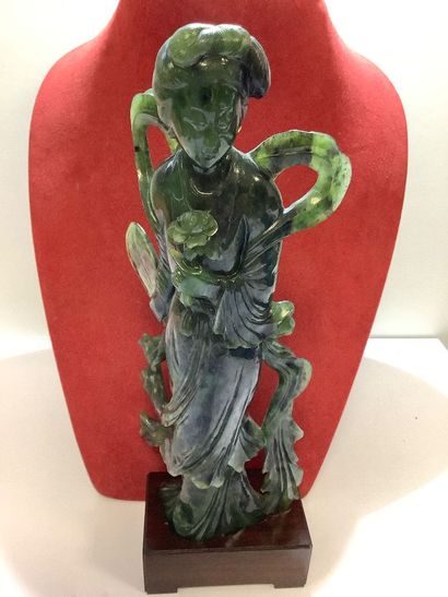 Coffret d’une dame de compagnie en pierre...