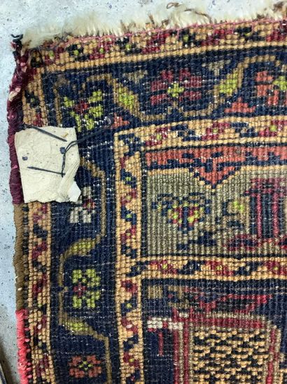 Small wool rug, handmade (Turkey?), worn,...
