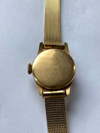 Une montre bracelet dame boîtier et bracelet...