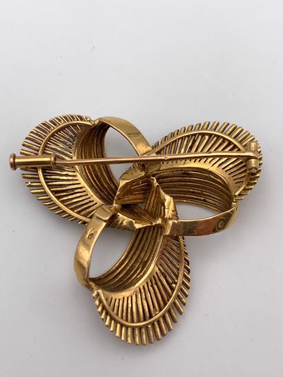 Broche en or jaune 750 millièmes et platine...