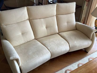 Lot 289 Suite : Ensemble du mobilier d'une...