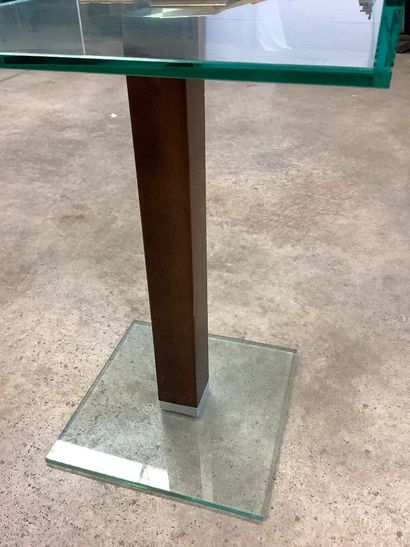 Very fine designer pedestal table in the...