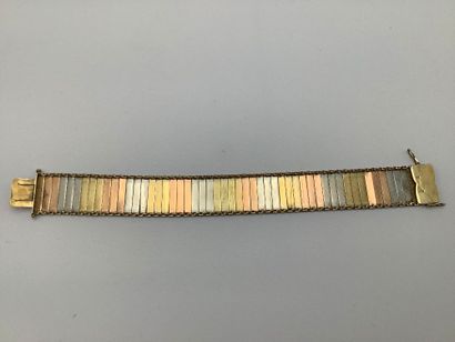 Bracelet 3 or, 585 millièmes à décor de fleurs
Poids...