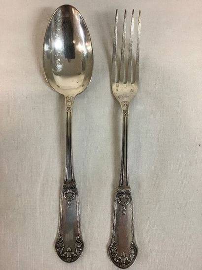 Ménagère: partie de ménagère en métal argenté...