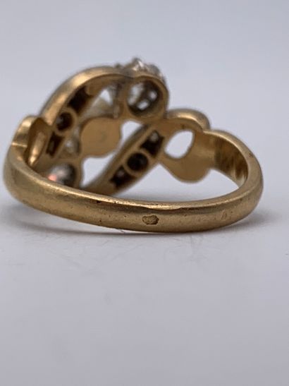 Bague trilogie en or 750 millièmes ornée...