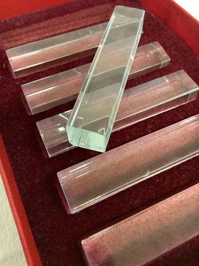 Baccarat: Lot de 6 portes couteaux en cristal...