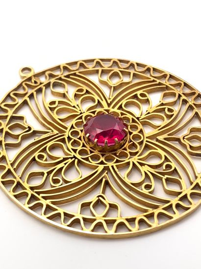 Pendentif en or jaune 585 millièmes figurant...