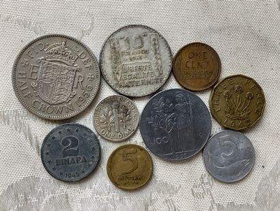 ensemble de pièces de monnaies monde dont...