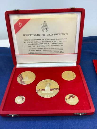 Coffret de pièces en or 900 millièmes Tunisie,...