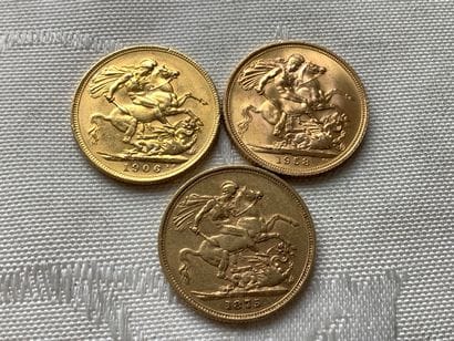 Lot de 3 souverains anglais en or dont un...