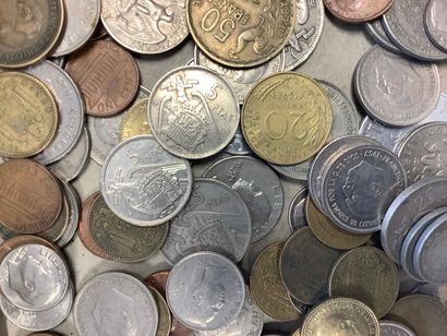 583 grams of current coins, including a few...