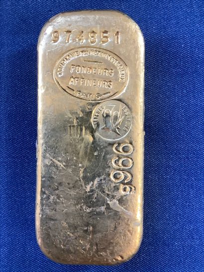 Lingot d’or de 1 kg numéroté 974851, avec...