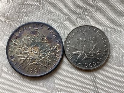 Une pièce de 5 francs semeuse en argent et...