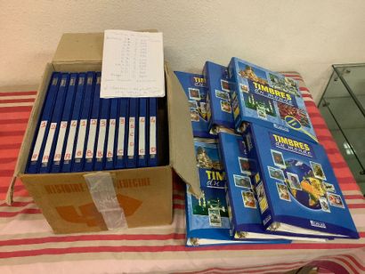 Important lot de timbres du monde en classeur,...